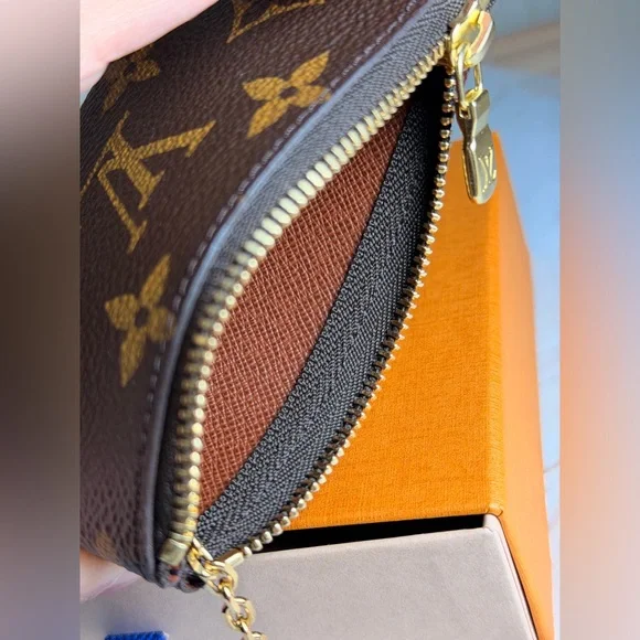 Louis Vuitton Monogram Key Pouch - Picture 13 of 16